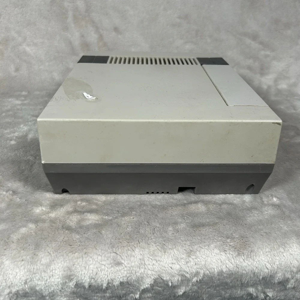 Vintage Nintendo NES-001 Entertainment System Controllers Video Games Lot OEM